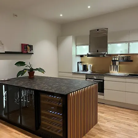 Leilighet Luxurious Close To Centre *